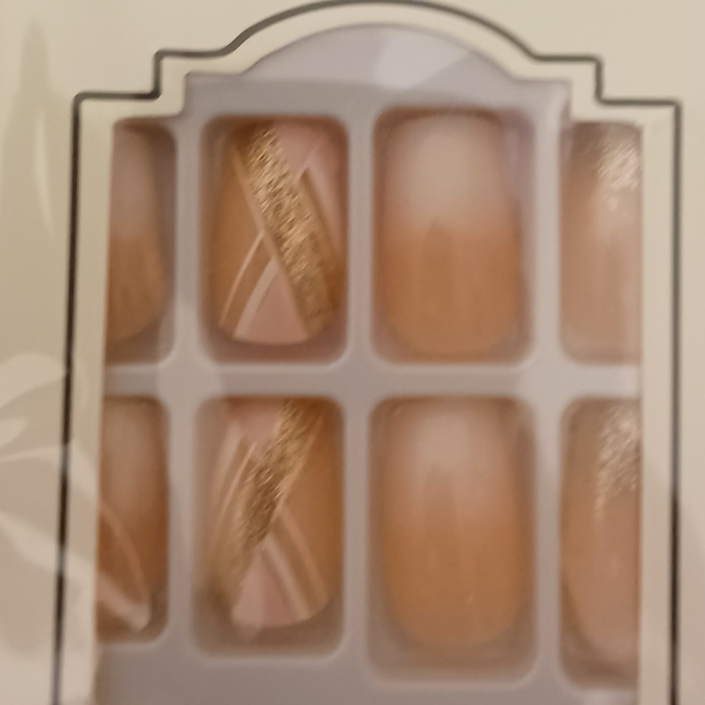 24Pc Nails - Picture 5 of 8